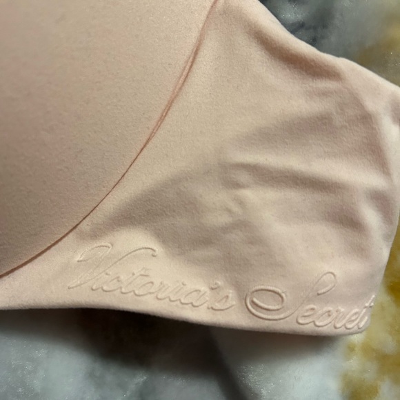 NWT Victoria Secret Cloud bra - Picture 4 of 14